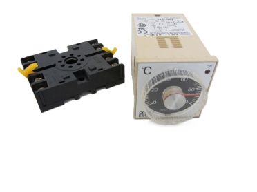 Omron - E5C2 R20P-D - Used